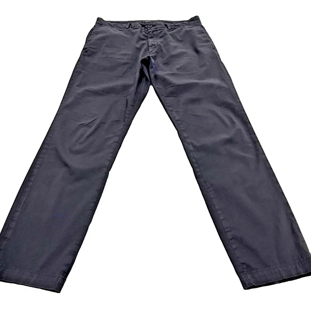 Theory Men's Chino‎ Flat Front Pants; Navy Blue; Size 33 x 30